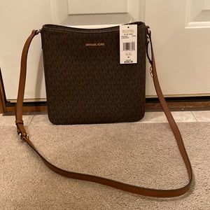 Michael Kors Jet Set Travel Large Messenger Bag